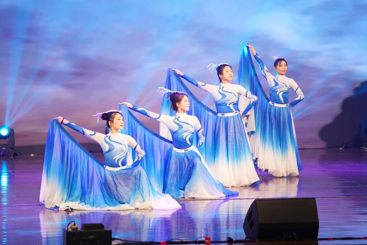 ��������רעΪ����·���ϵ�����ƽ̨