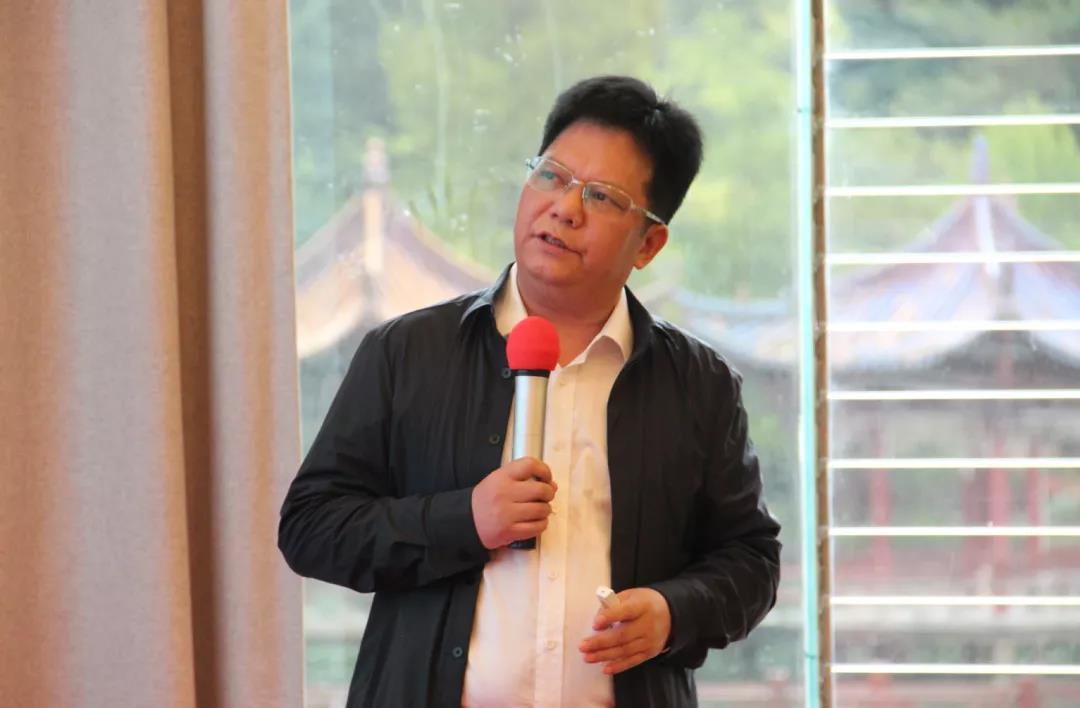 ��������רעΪ����·���ϵ�����ƽ̨