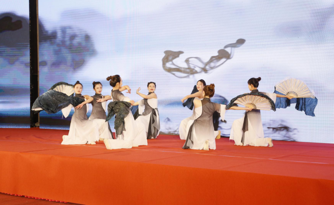 ��������רעΪ����·���ϵ�����ƽ̨