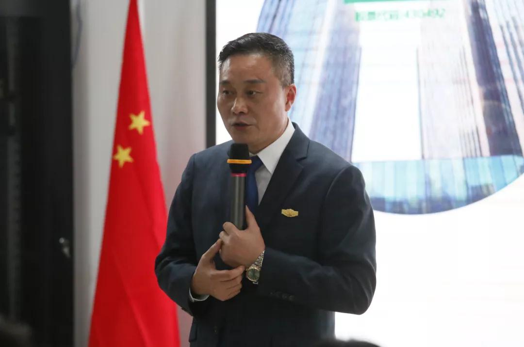 ��������רעΪ����·���ϵ�����ƽ̨