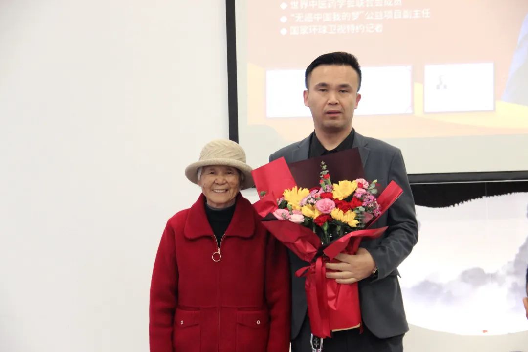 ��������רעΪ����·���ϵ�����ƽ̨