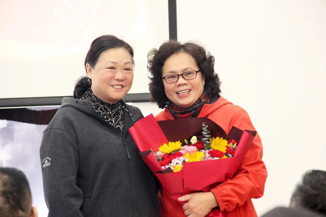 ��������רעΪ����·���ϵ�����ƽ̨