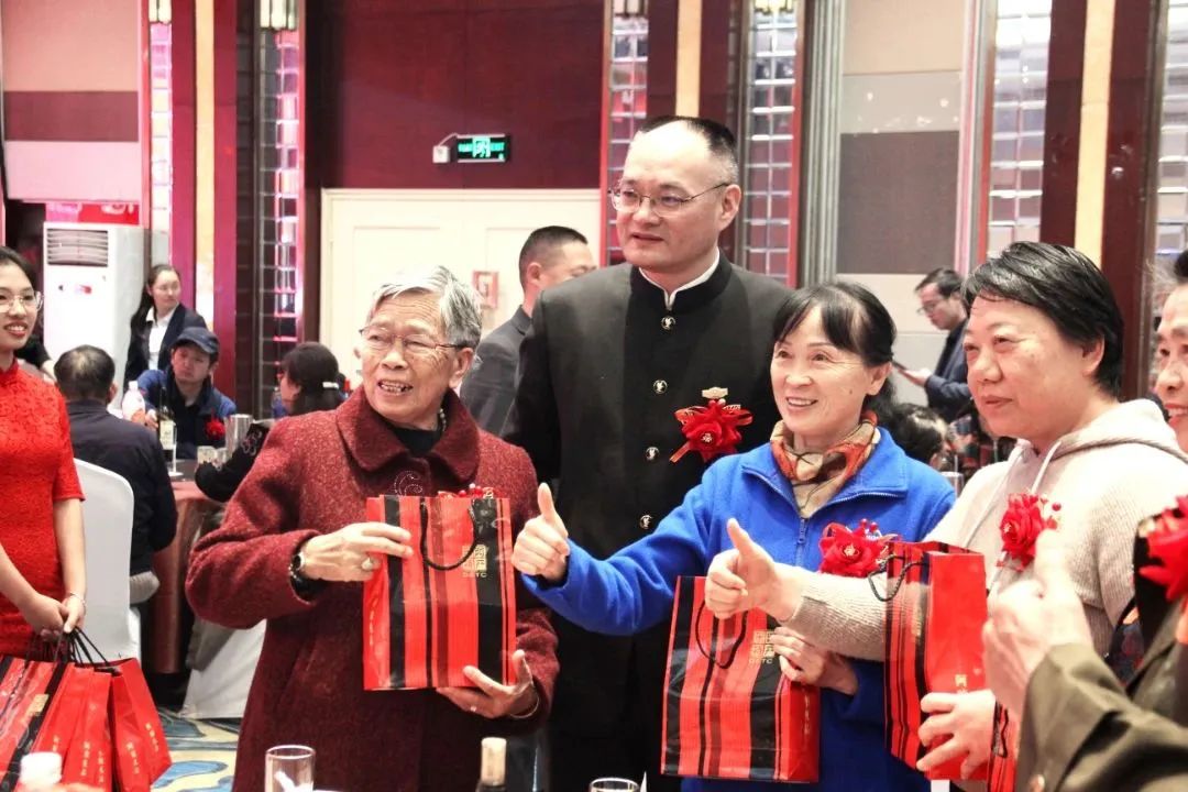 ��������רעΪ����·���ϵ�����ƽ̨