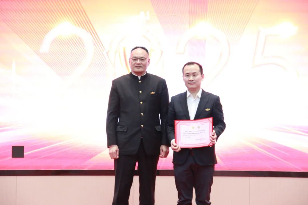 ��������רעΪ����·���ϵ�����ƽ̨