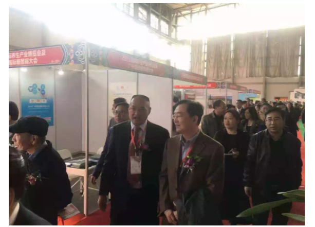 ��������רעΪ����·���ϵ�����ƽ̨